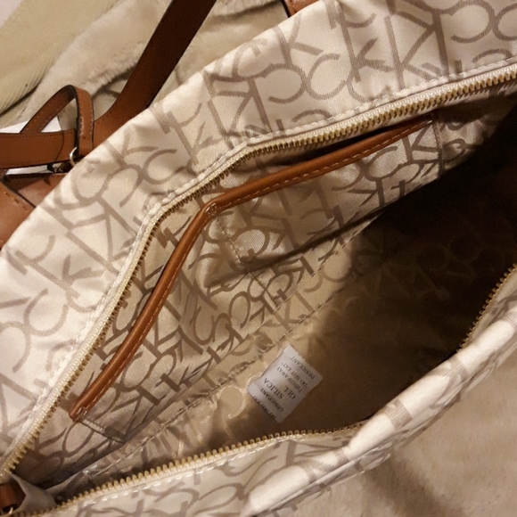 Calvin Klein Logo Tote with Wristlet - Picture 13 of 16